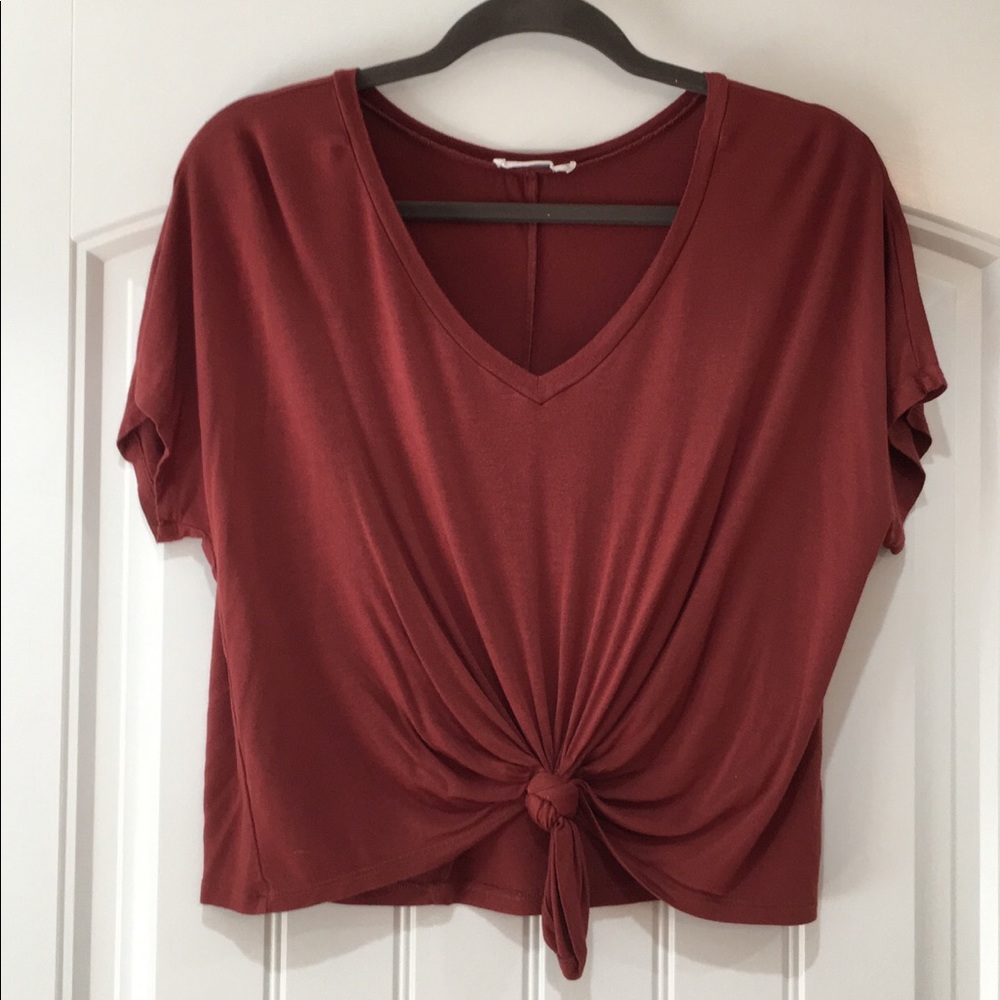 Red cropped tee